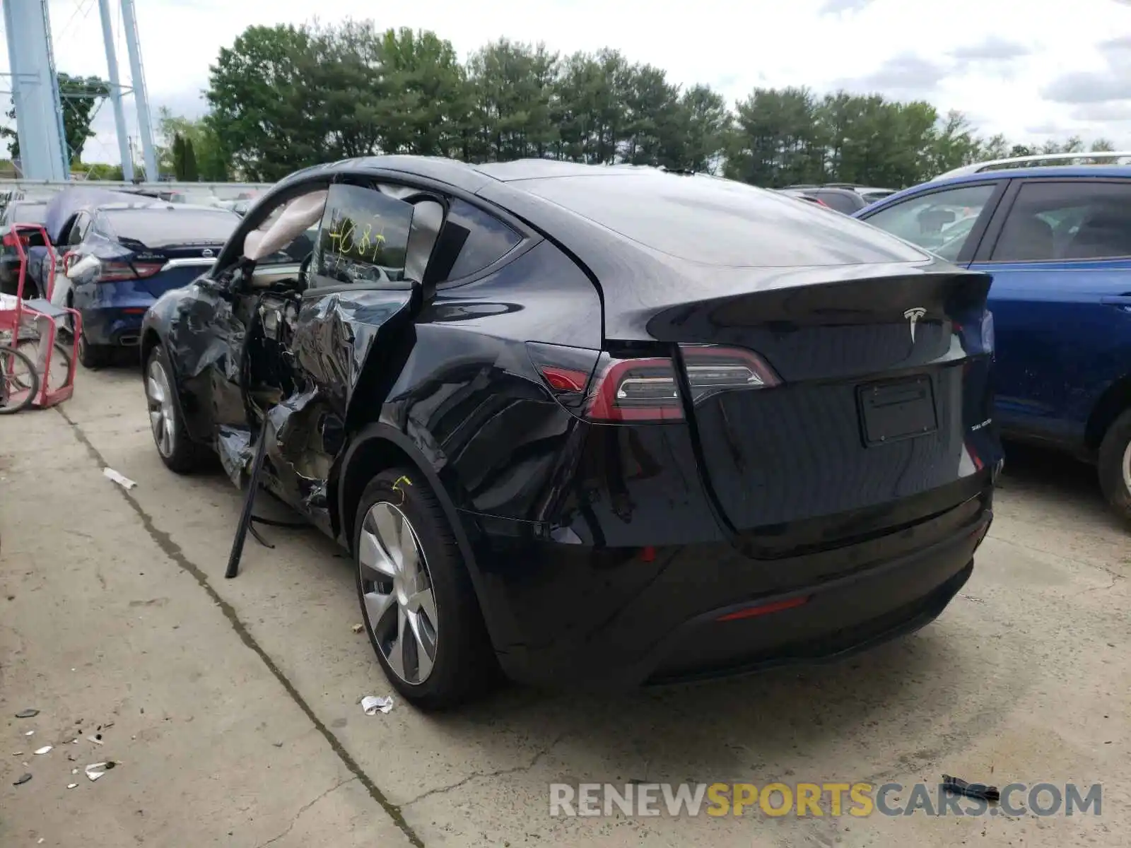 3 Photograph of a damaged car 5YJYGDEE1LF020144 TESLA MODEL Y 2020