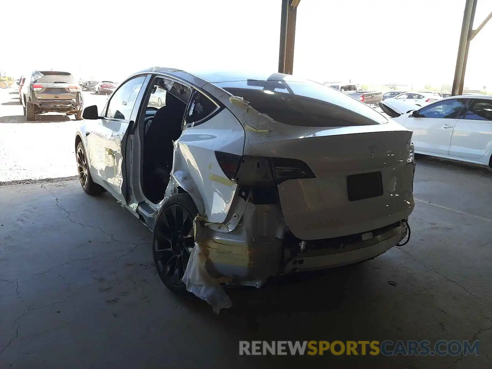 3 Photograph of a damaged car 5YJYGDEE1LF022394 TESLA MODEL Y 2020