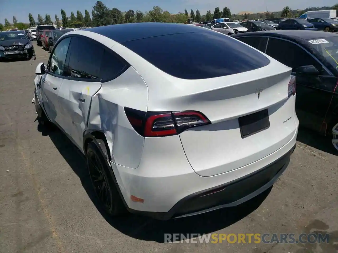 3 Photograph of a damaged car 5YJYGDEE1LF025263 TESLA MODEL Y 2020