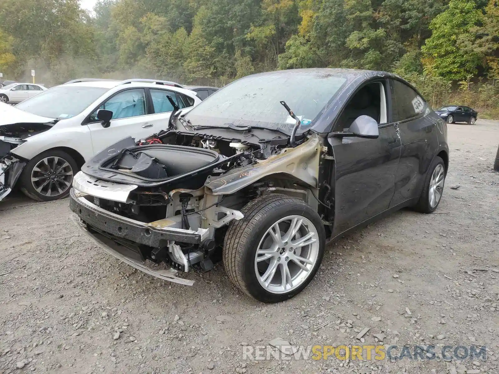 2 Photograph of a damaged car 5YJYGDEE1LF031452 TESLA MODEL Y 2020