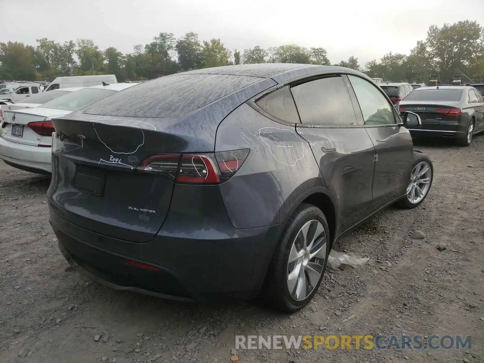 4 Photograph of a damaged car 5YJYGDEE1LF031452 TESLA MODEL Y 2020