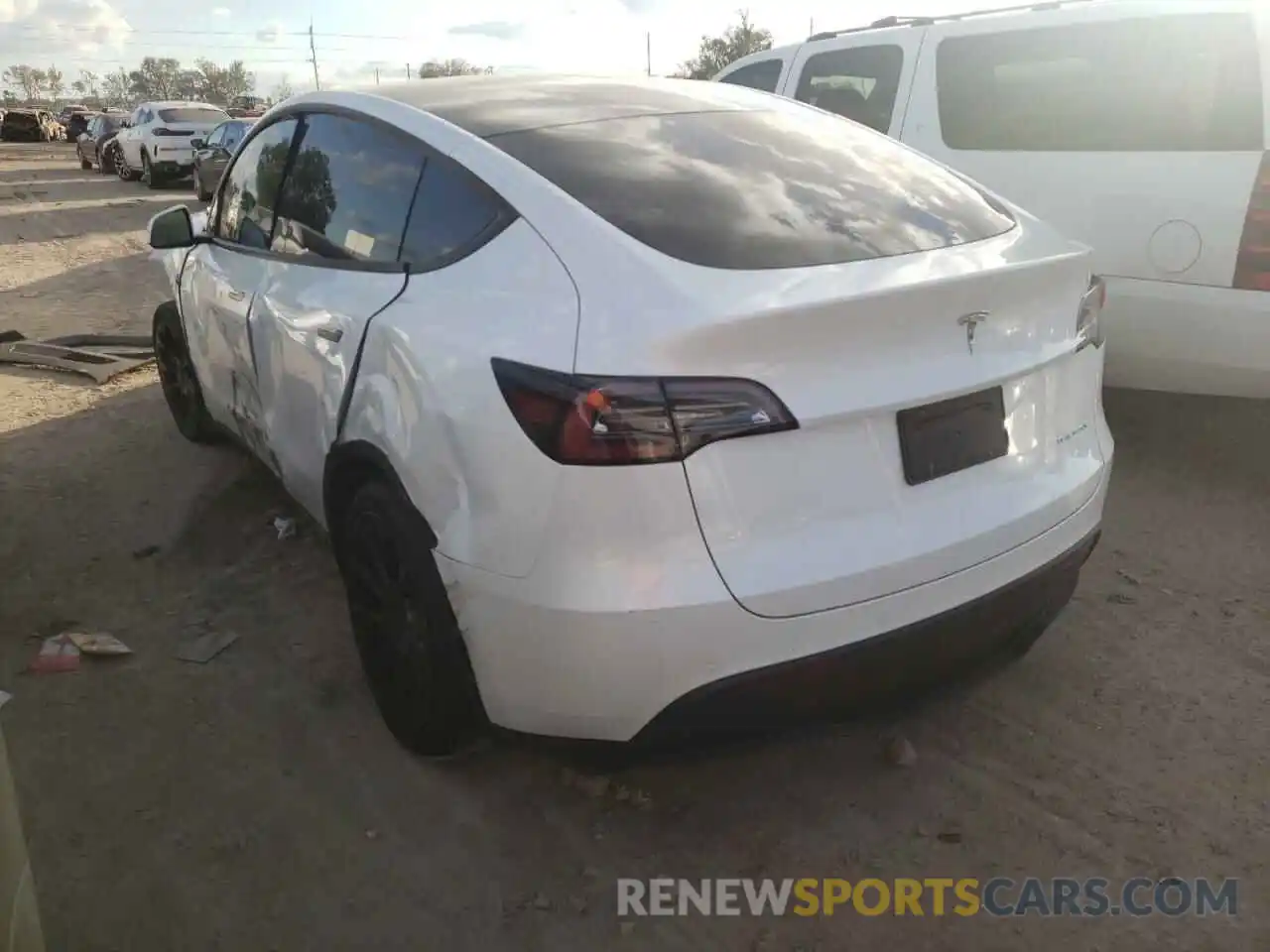 3 Photograph of a damaged car 5YJYGDEE1LF033279 TESLA MODEL Y 2020