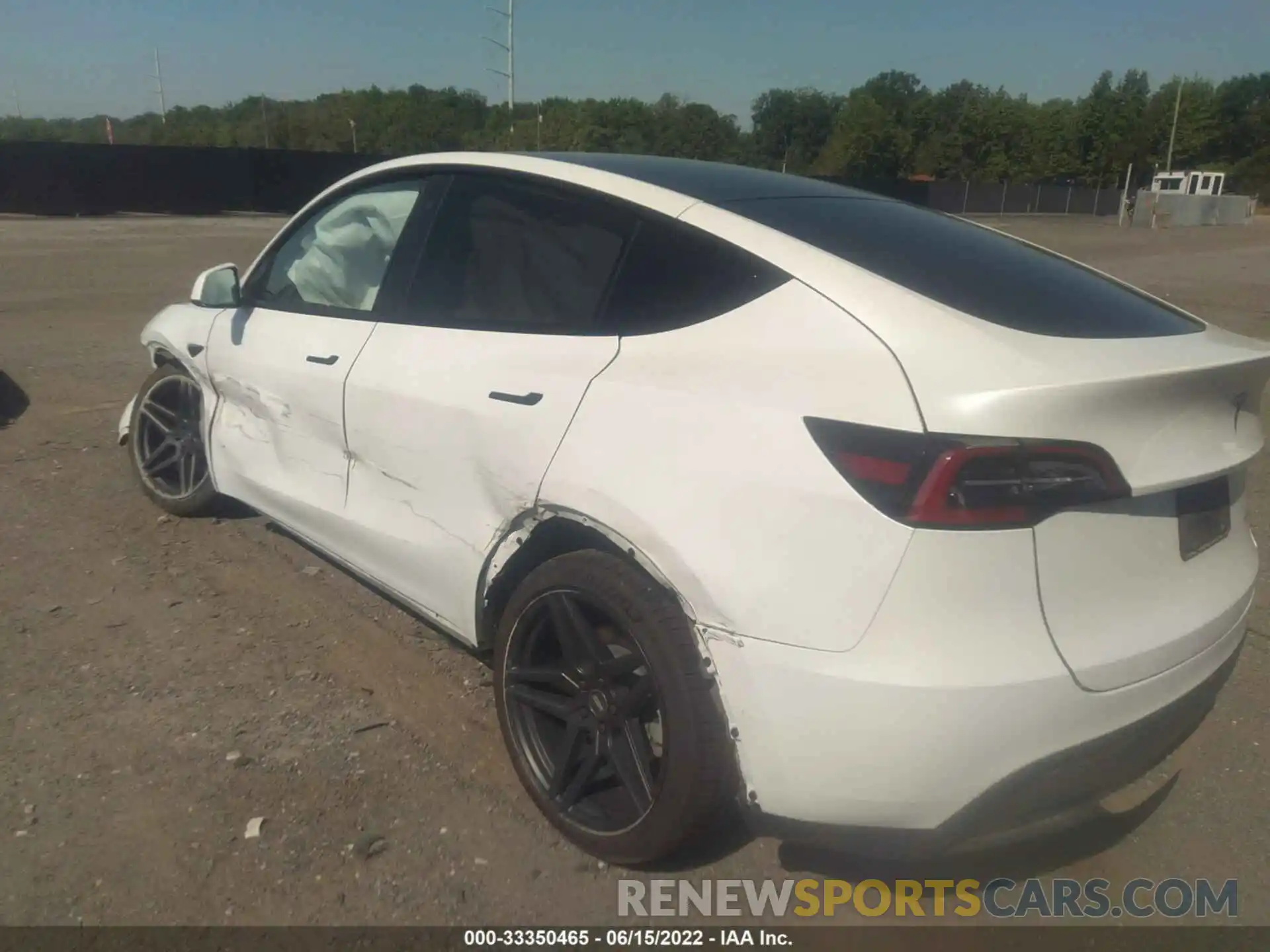 3 Photograph of a damaged car 5YJYGDEE1LF034061 TESLA MODEL Y 2020