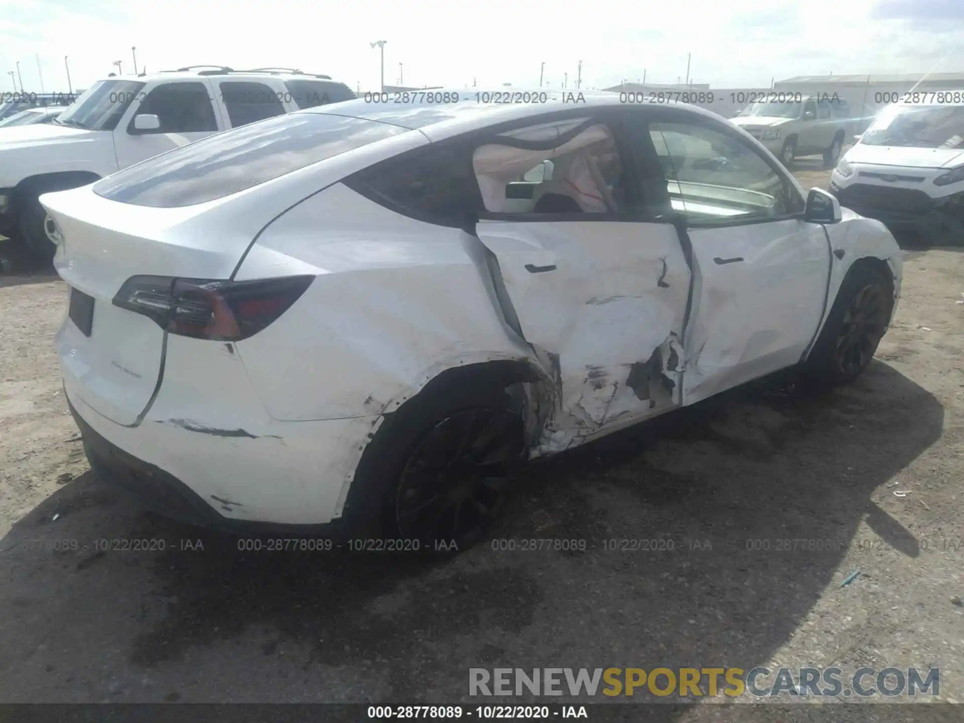 4 Photograph of a damaged car 5YJYGDEE1LF034254 TESLA MODEL Y 2020