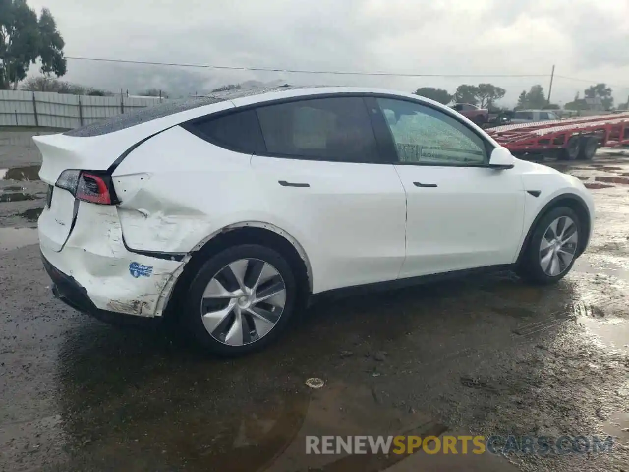 3 Photograph of a damaged car 5YJYGDEE1LF035288 TESLA MODEL Y 2020