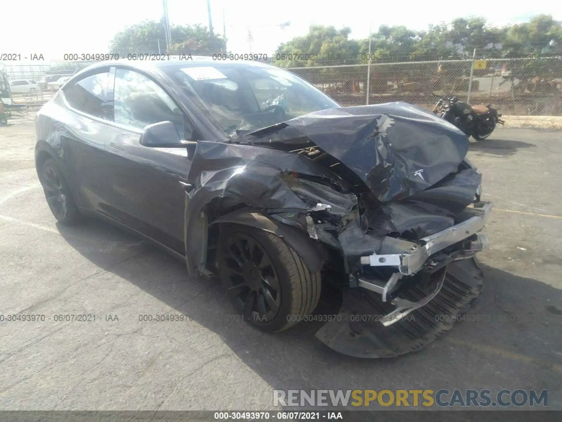 1 Photograph of a damaged car 5YJYGDEE1LF038112 TESLA MODEL Y 2020