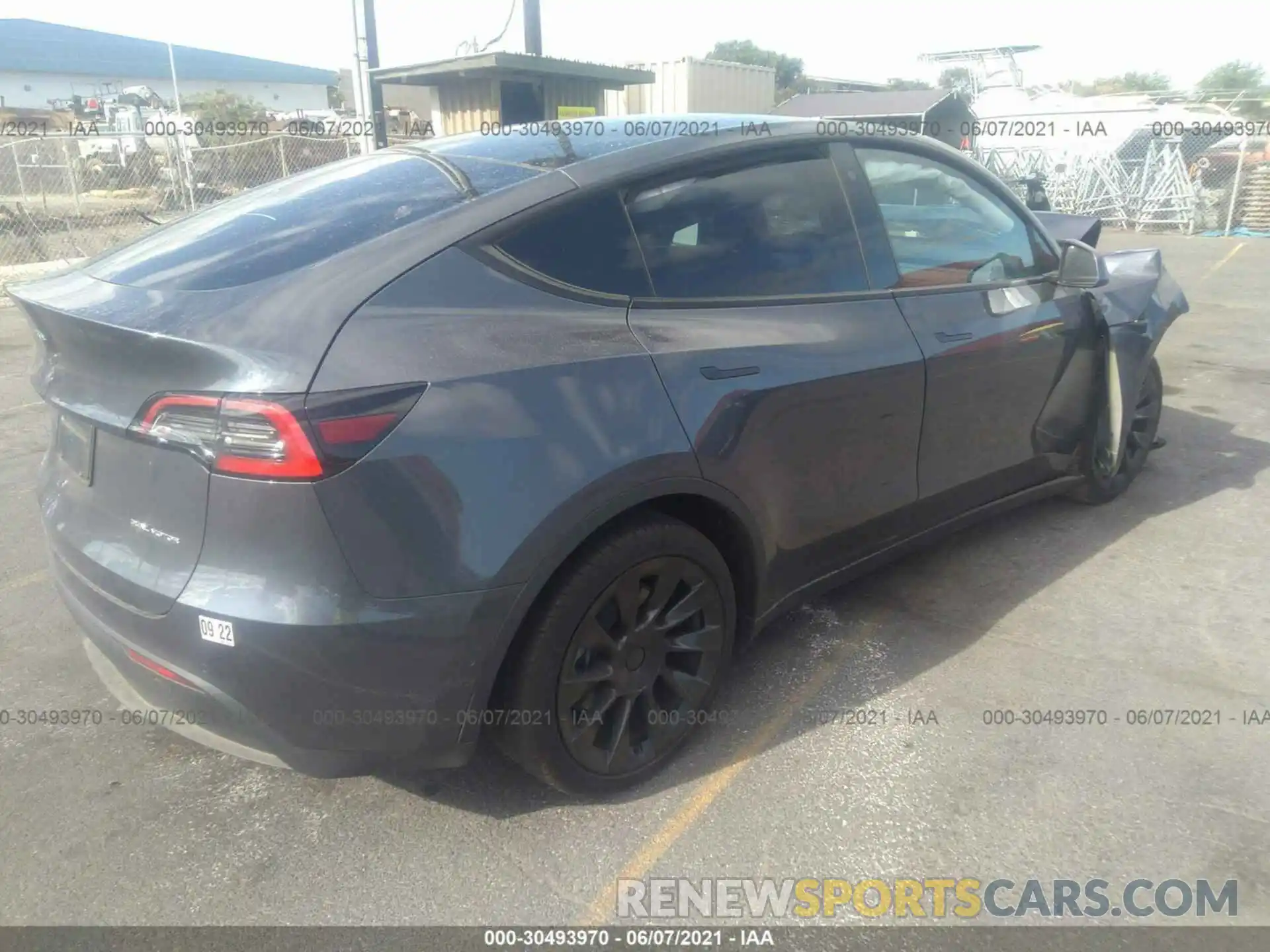 4 Photograph of a damaged car 5YJYGDEE1LF038112 TESLA MODEL Y 2020