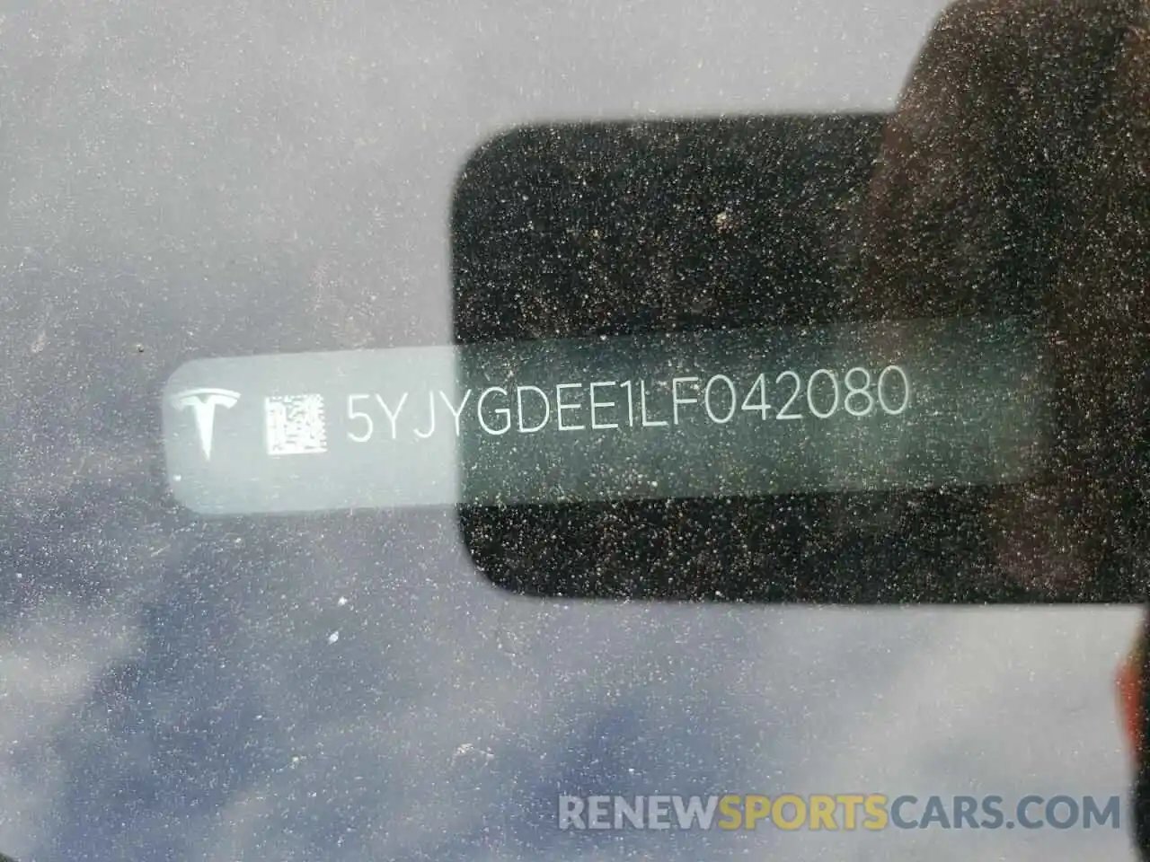 10 Photograph of a damaged car 5YJYGDEE1LF042080 TESLA MODEL Y 2020