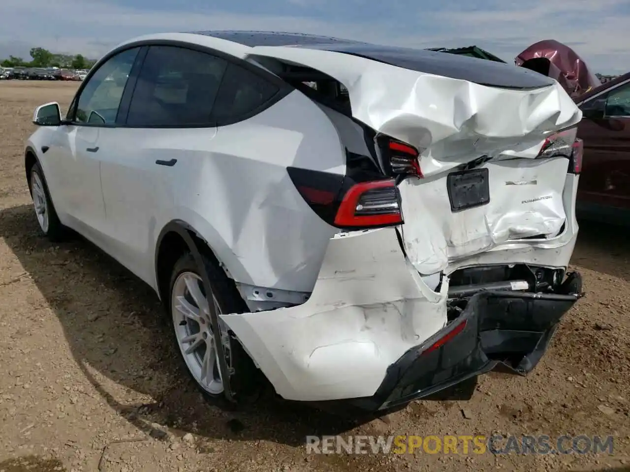 3 Photograph of a damaged car 5YJYGDEE1LF042080 TESLA MODEL Y 2020