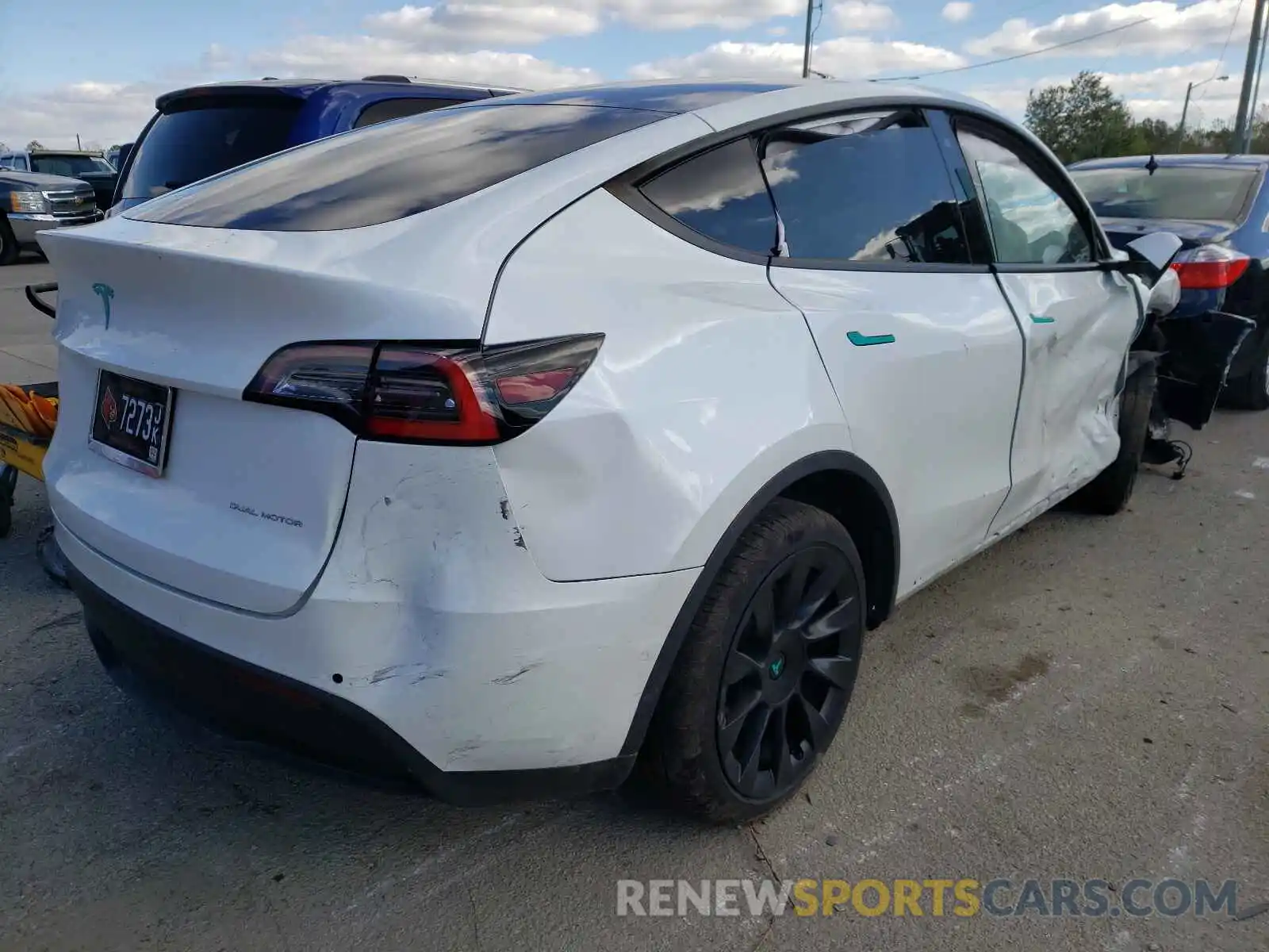 4 Photograph of a damaged car 5YJYGDEE1LF042709 TESLA MODEL Y 2020