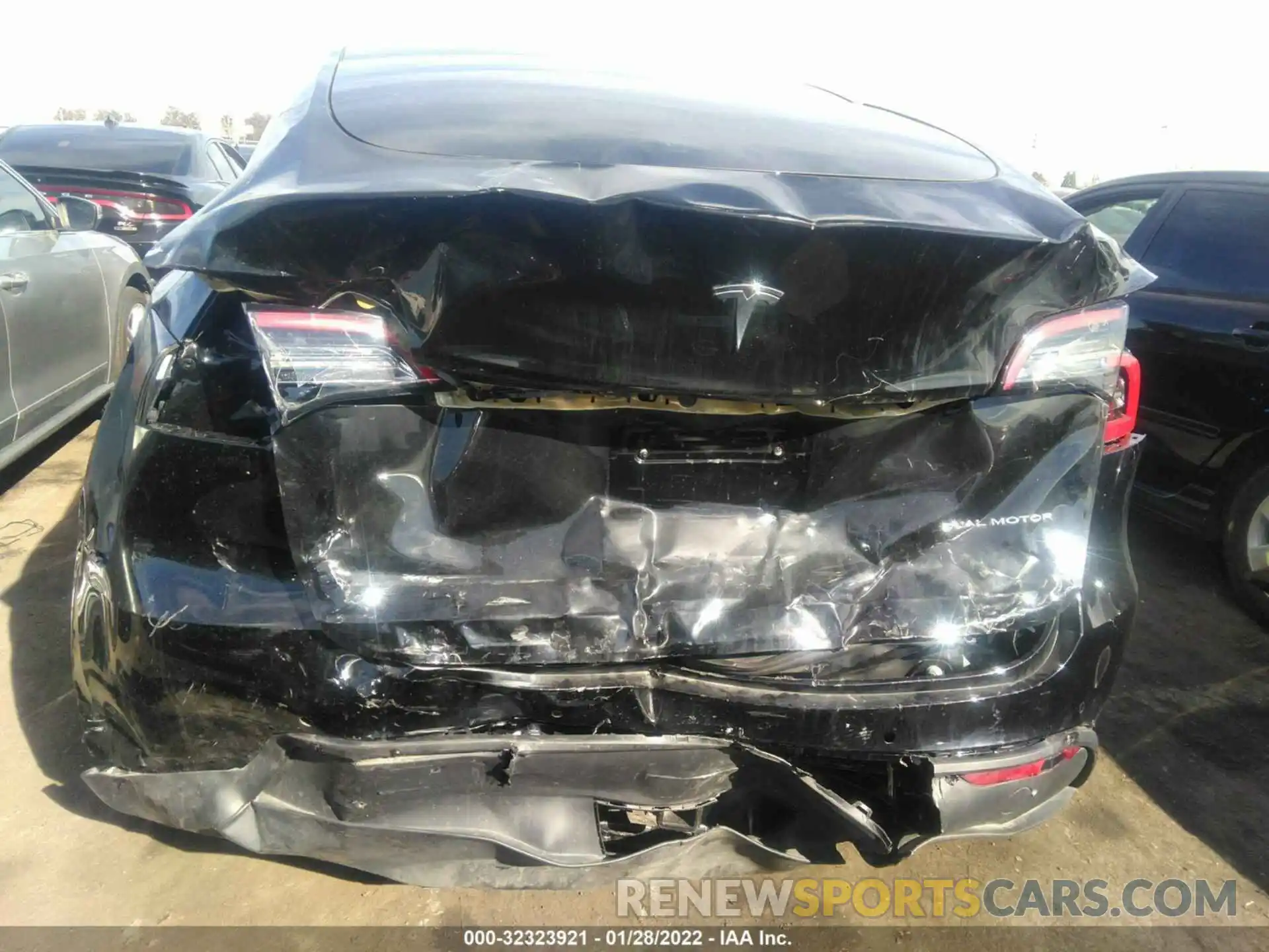 6 Photograph of a damaged car 5YJYGDEE1LF056092 TESLA MODEL Y 2020