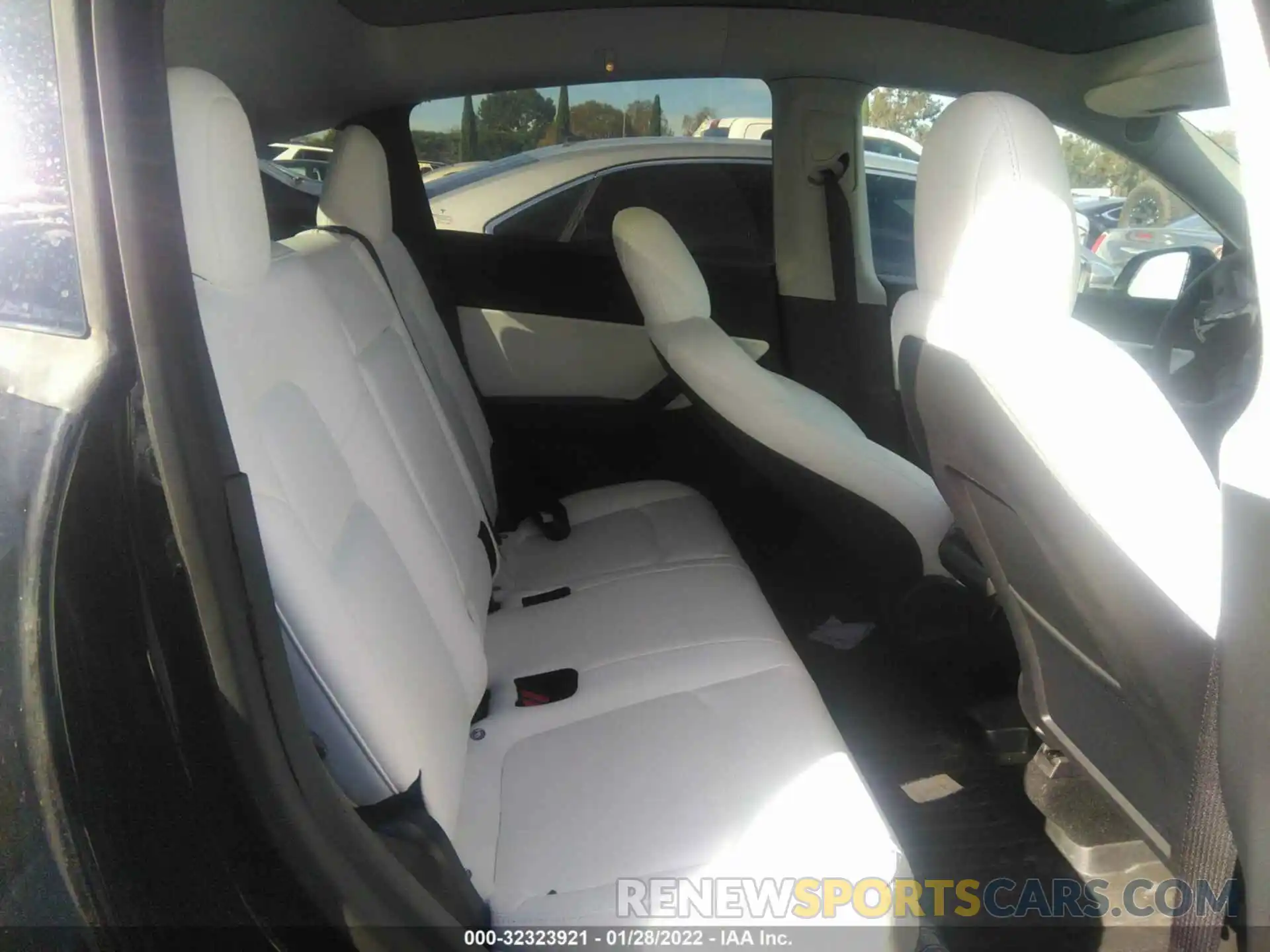 8 Photograph of a damaged car 5YJYGDEE1LF056092 TESLA MODEL Y 2020