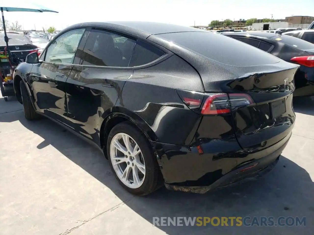 3 Photograph of a damaged car 5YJYGDEE1LF057680 TESLA MODEL Y 2020