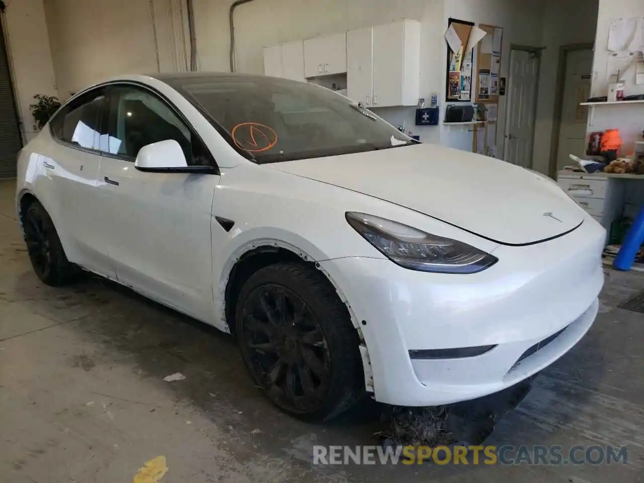 1 Photograph of a damaged car 5YJYGDEE1LF059445 TESLA MODEL Y 2020