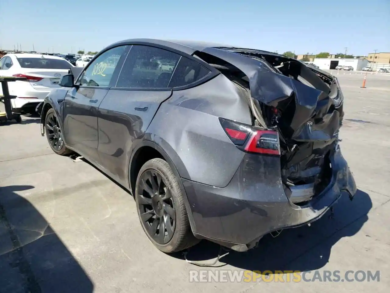 3 Photograph of a damaged car 5YJYGDEE2LF008438 TESLA MODEL Y 2020