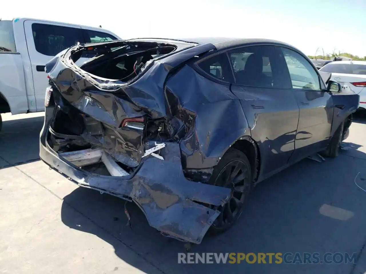 4 Photograph of a damaged car 5YJYGDEE2LF008438 TESLA MODEL Y 2020