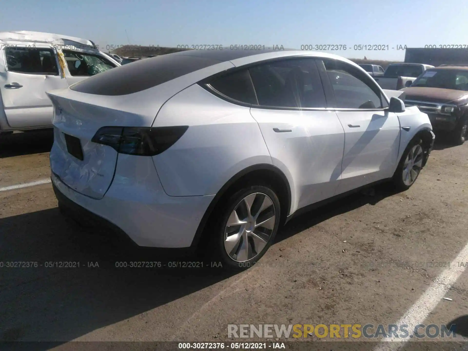 4 Фотография поврежденного автомобиля 5YJYGDEE2LF010576 TESLA MODEL Y 2020