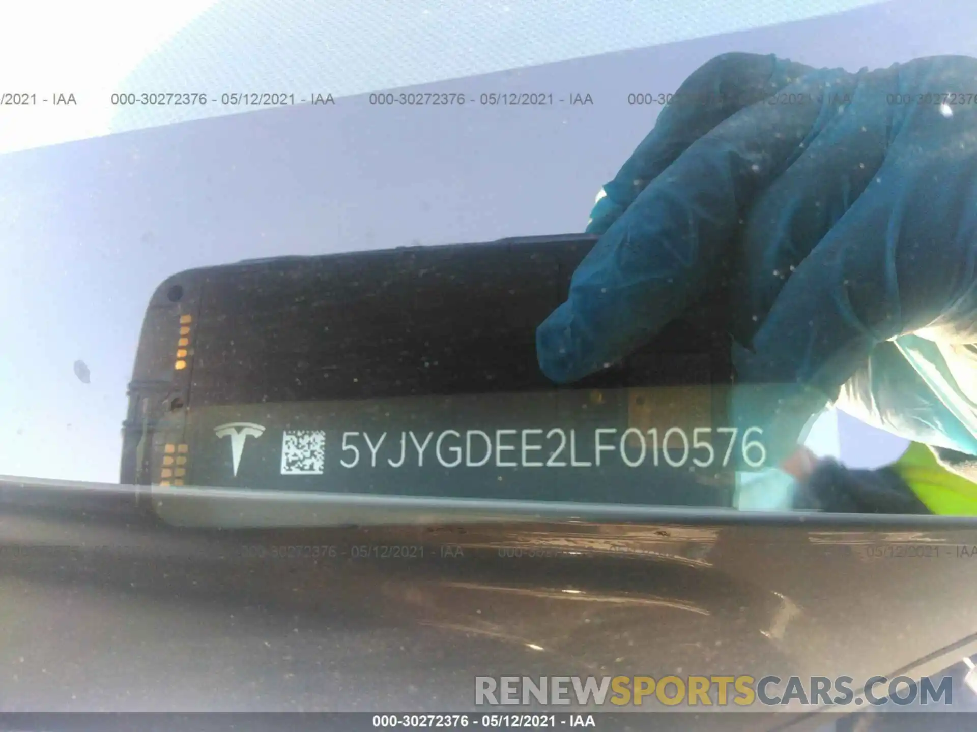 9 Photograph of a damaged car 5YJYGDEE2LF010576 TESLA MODEL Y 2020