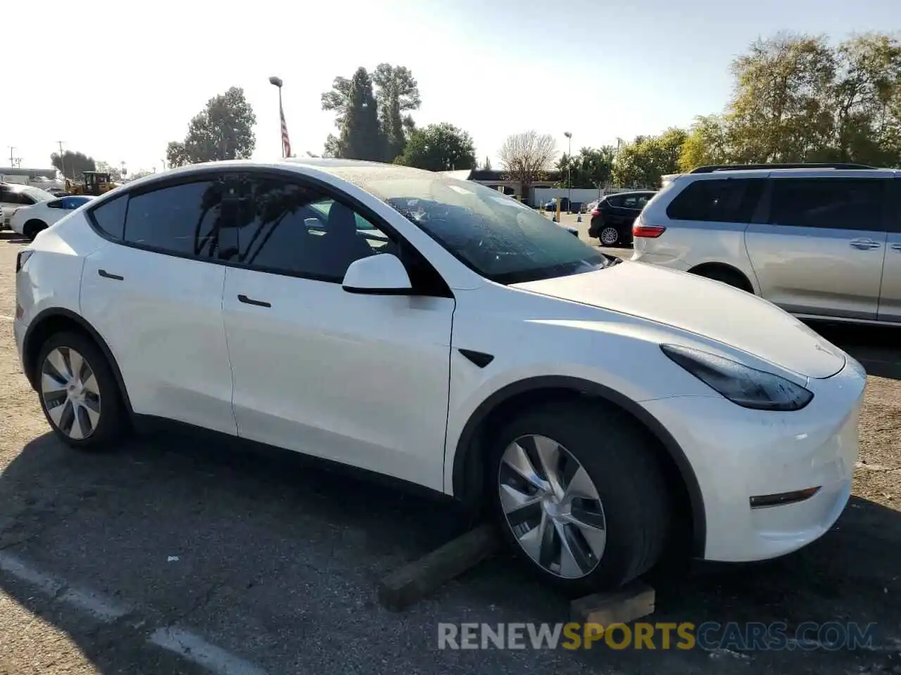 4 Photograph of a damaged car 5YJYGDEE2LF010805 TESLA MODEL Y 2020