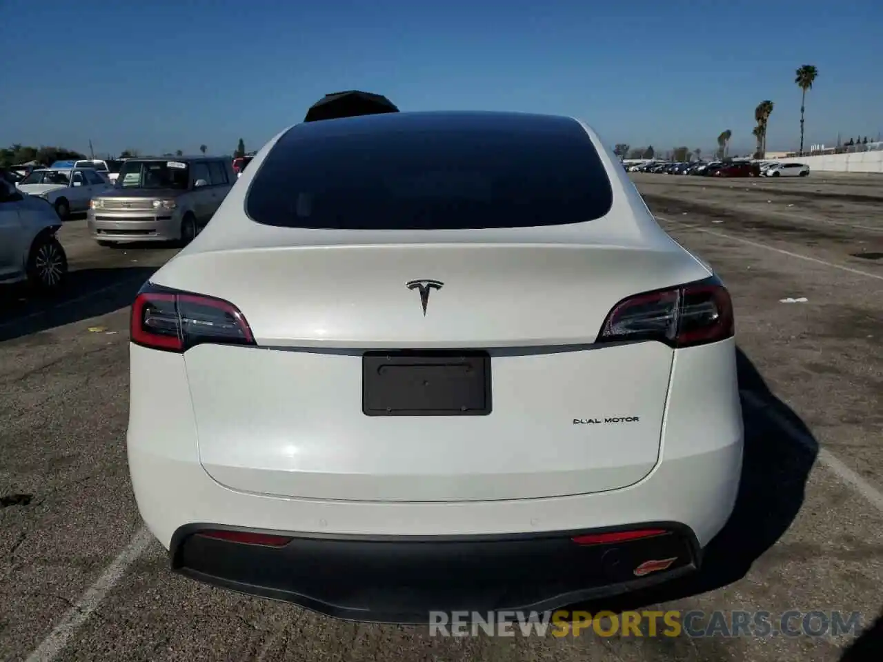 6 Photograph of a damaged car 5YJYGDEE2LF010805 TESLA MODEL Y 2020