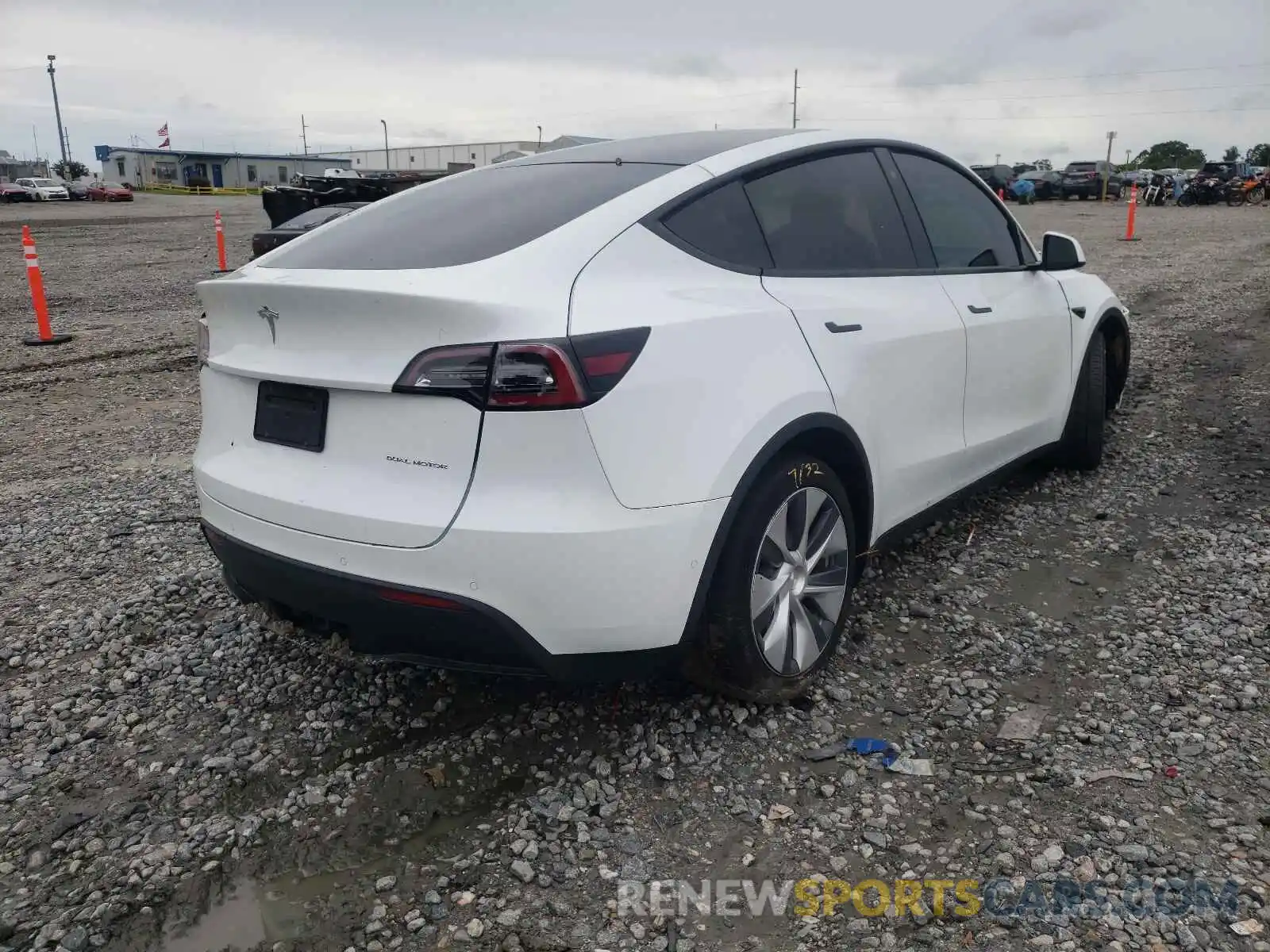 4 Фотография поврежденного автомобиля 5YJYGDEE2LF013302 TESLA MODEL Y 2020