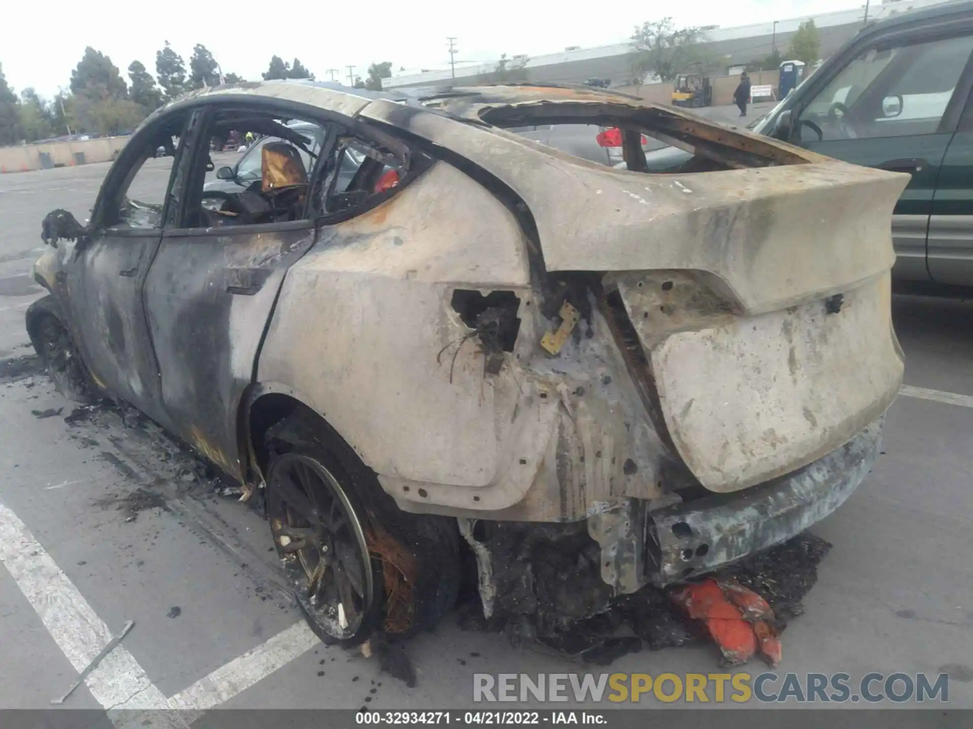 3 Photograph of a damaged car 5YJYGDEE2LF015423 TESLA MODEL Y 2020