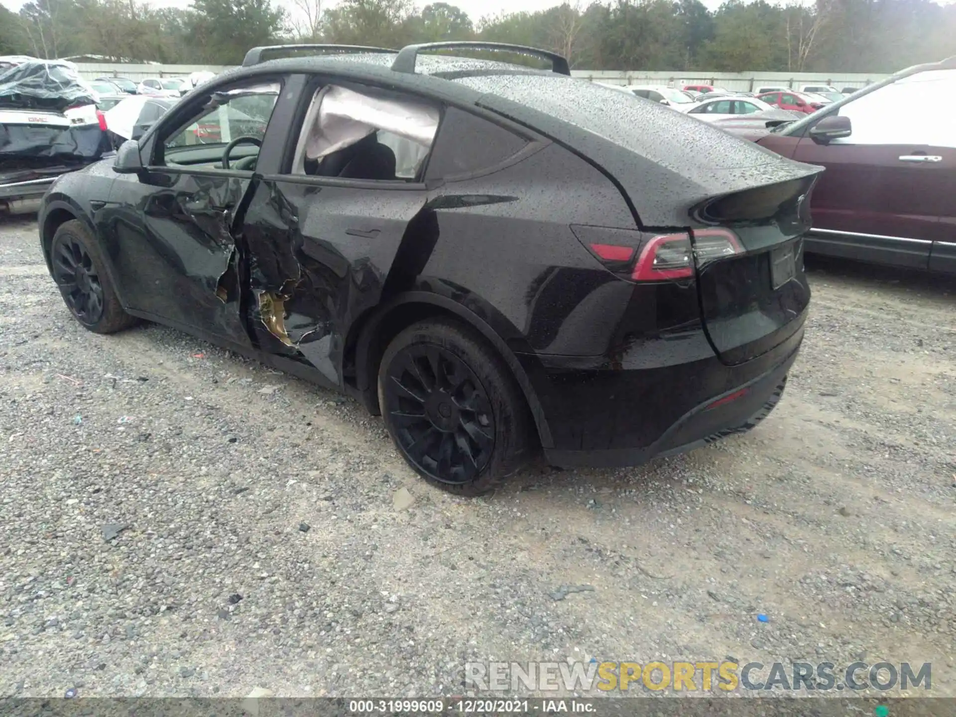 3 Photograph of a damaged car 5YJYGDEE2LF019021 TESLA MODEL Y 2020