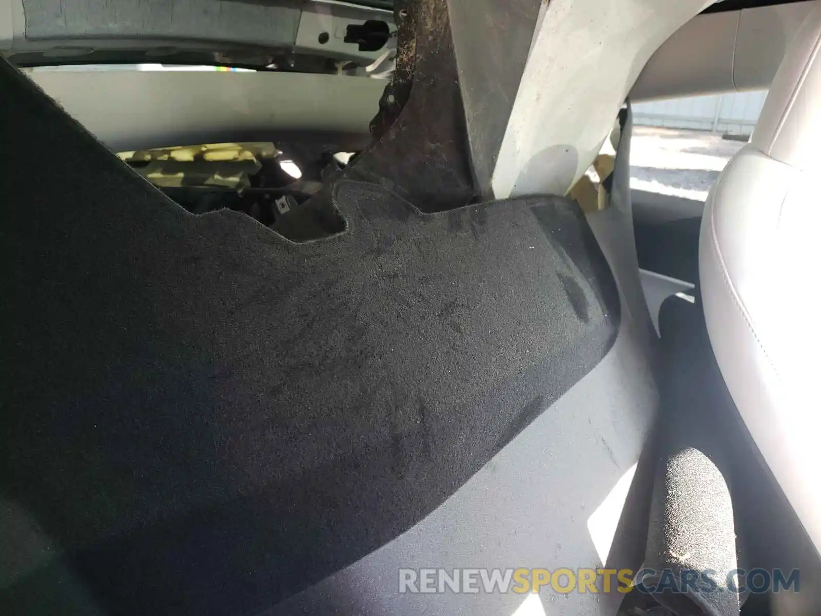 6 Photograph of a damaged car 5YJYGDEE2LF021190 TESLA MODEL Y 2020