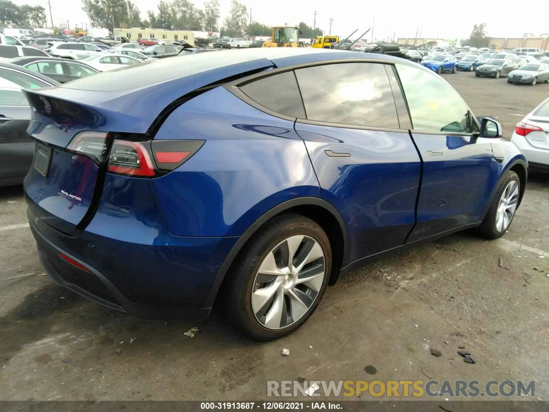 4 Фотография поврежденного автомобиля 5YJYGDEE2LF023750 TESLA MODEL Y 2020