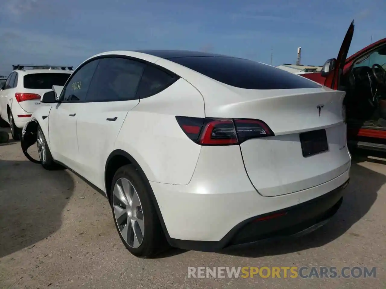 3 Photograph of a damaged car 5YJYGDEE2LF032609 TESLA MODEL Y 2020