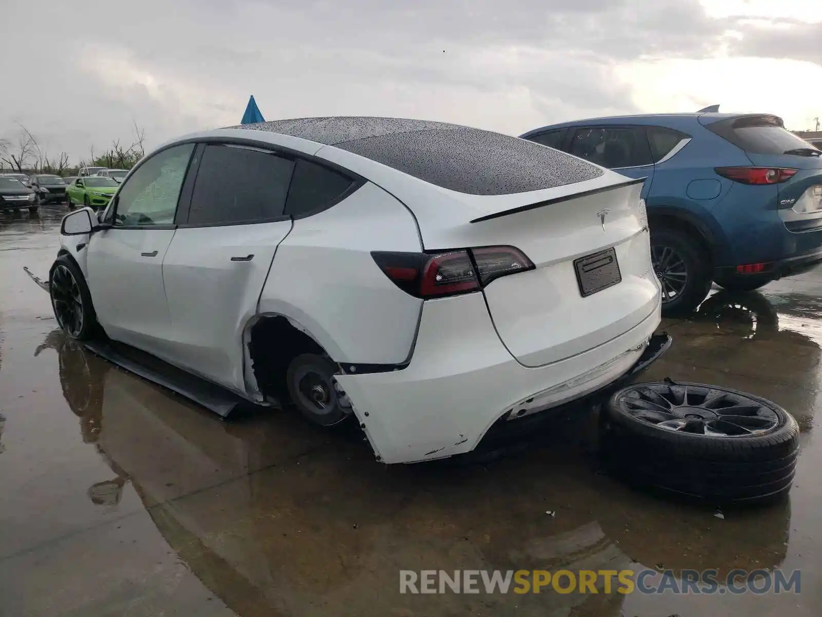 3 Photograph of a damaged car 5YJYGDEE2LF032853 TESLA MODEL Y 2020