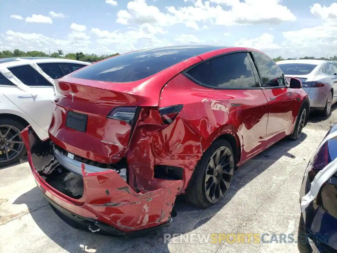 4 Photograph of a damaged car 5YJYGDEE2LF033372 TESLA MODEL Y 2020