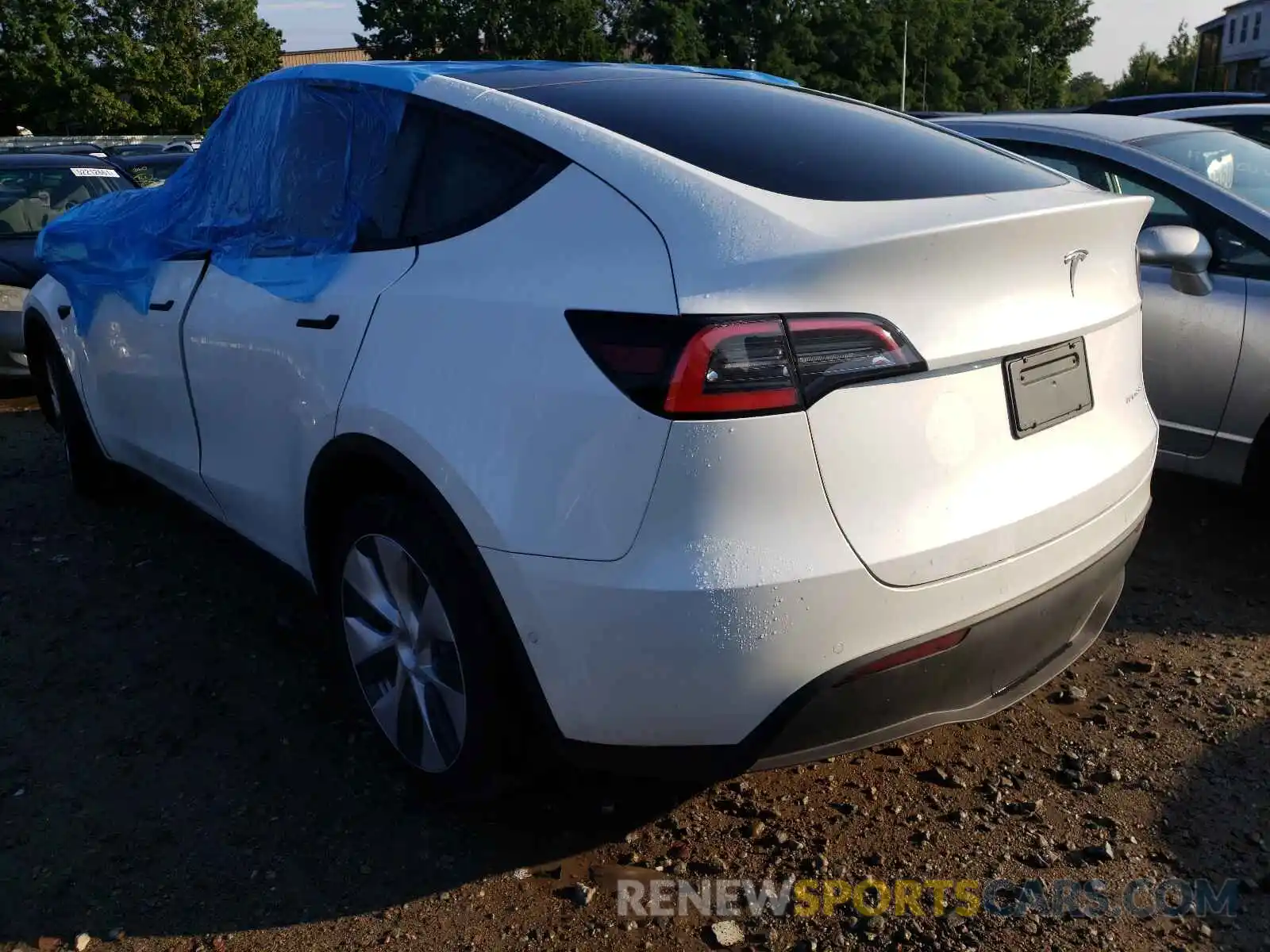 3 Photograph of a damaged car 5YJYGDEE2LF043691 TESLA MODEL Y 2020