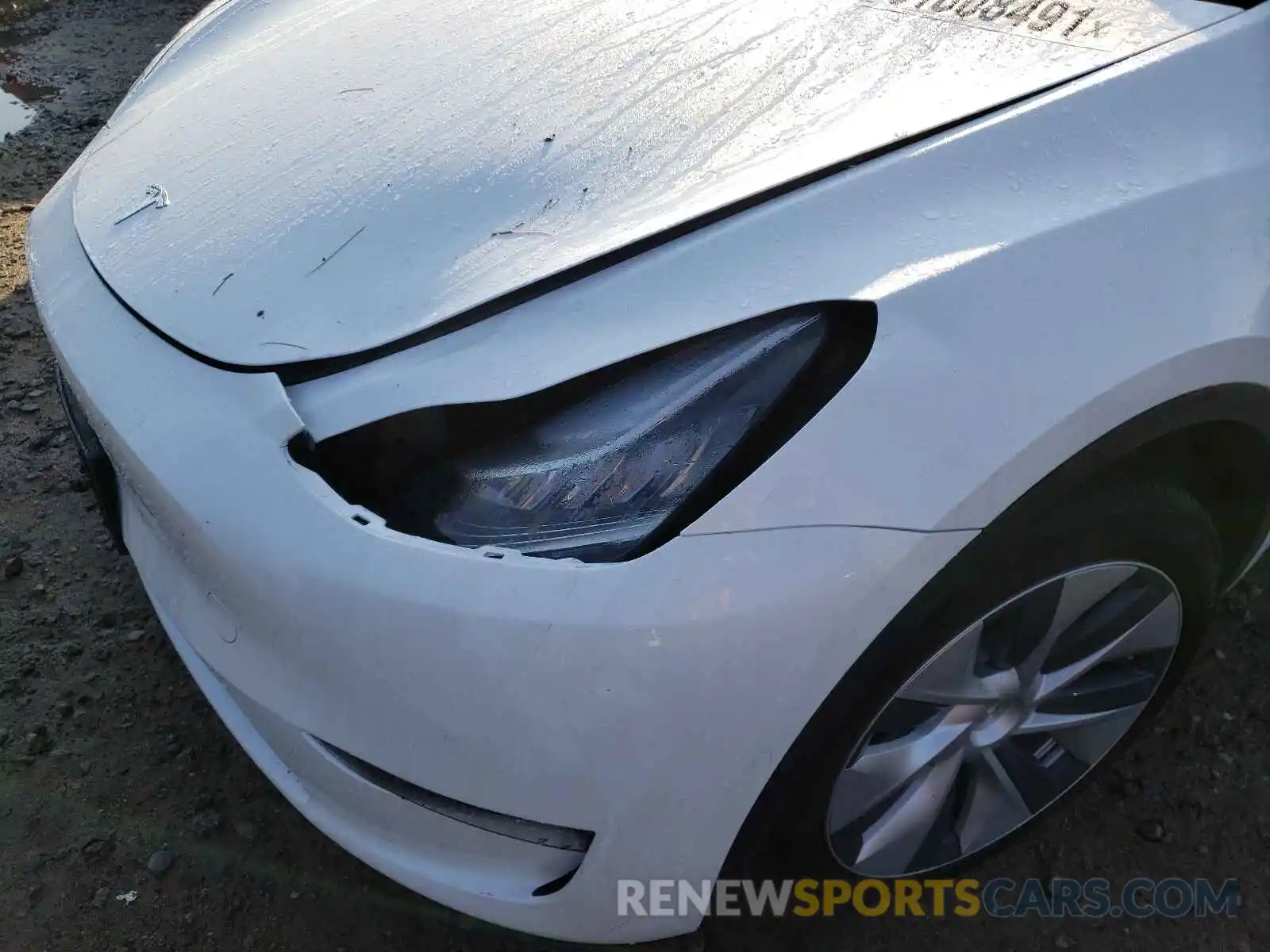 9 Photograph of a damaged car 5YJYGDEE2LF043691 TESLA MODEL Y 2020