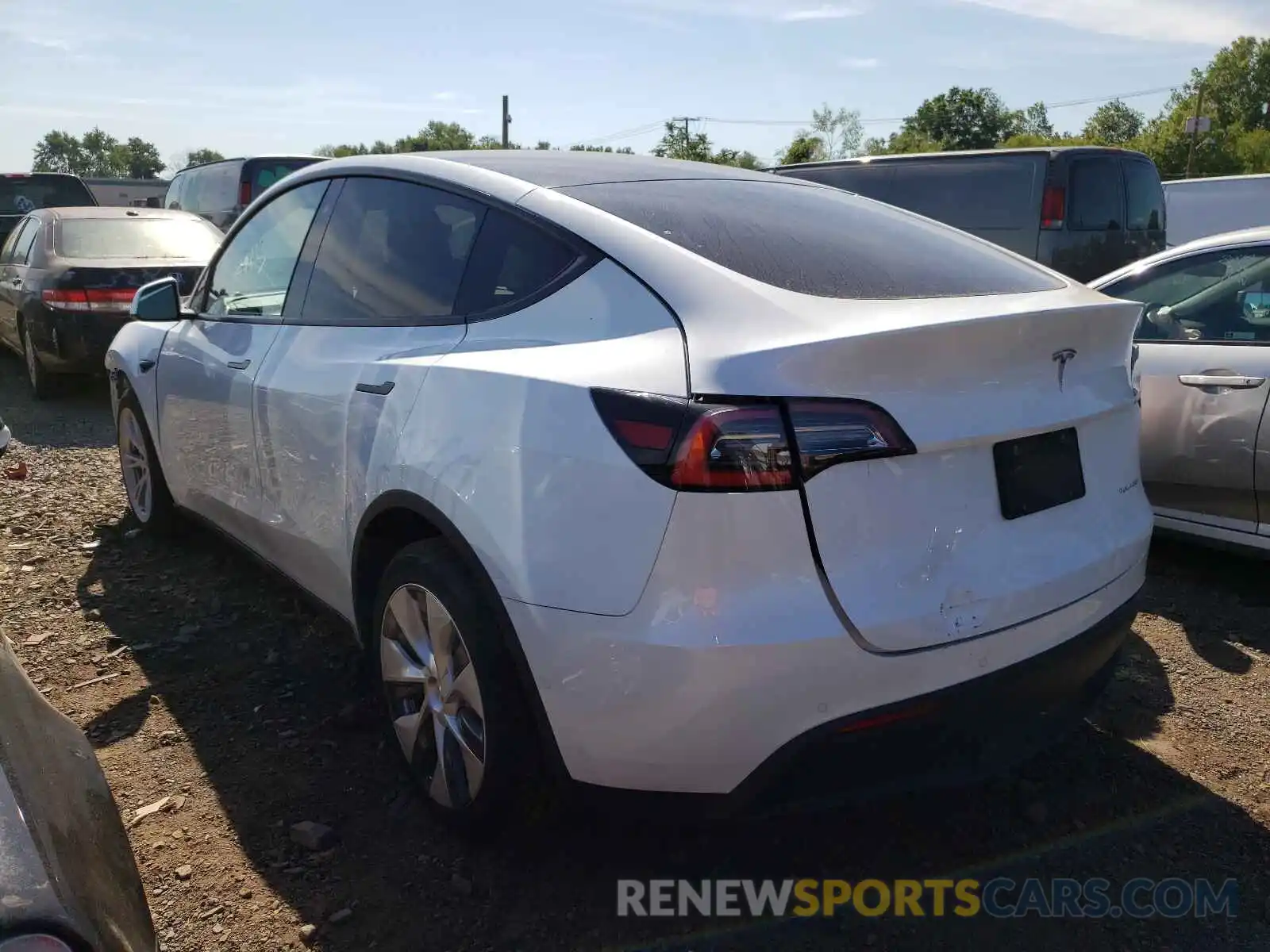 3 Photograph of a damaged car 5YJYGDEE2LF043822 TESLA MODEL Y 2020