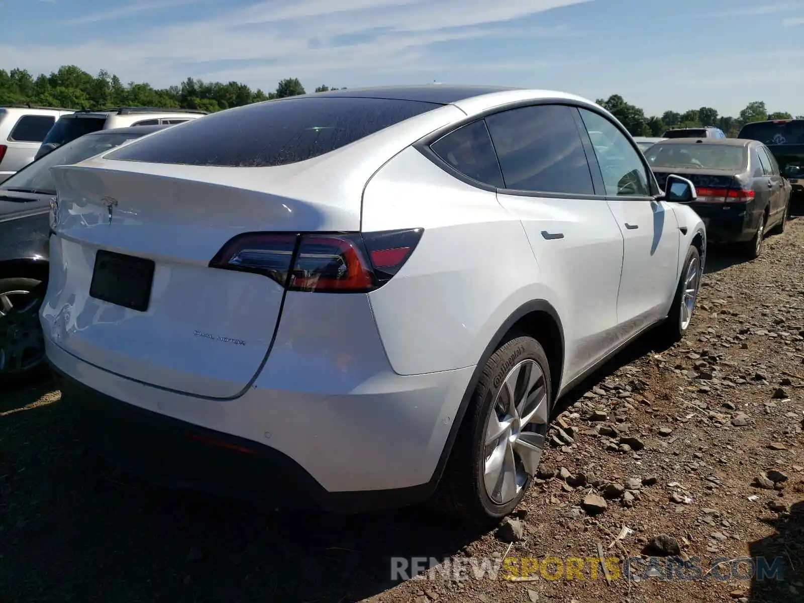 4 Photograph of a damaged car 5YJYGDEE2LF043822 TESLA MODEL Y 2020