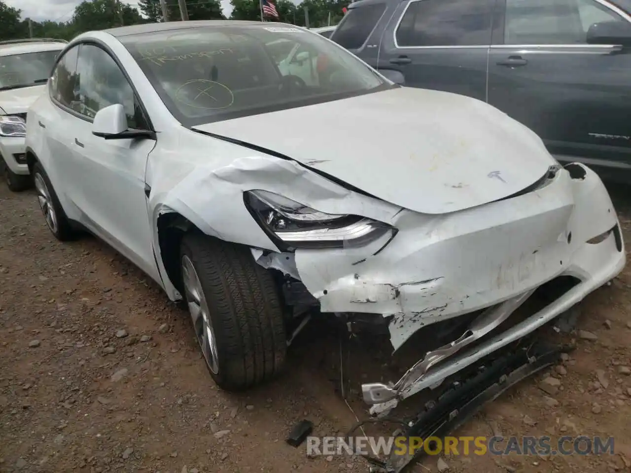 1 Photograph of a damaged car 5YJYGDEE2LF044369 TESLA MODEL Y 2020