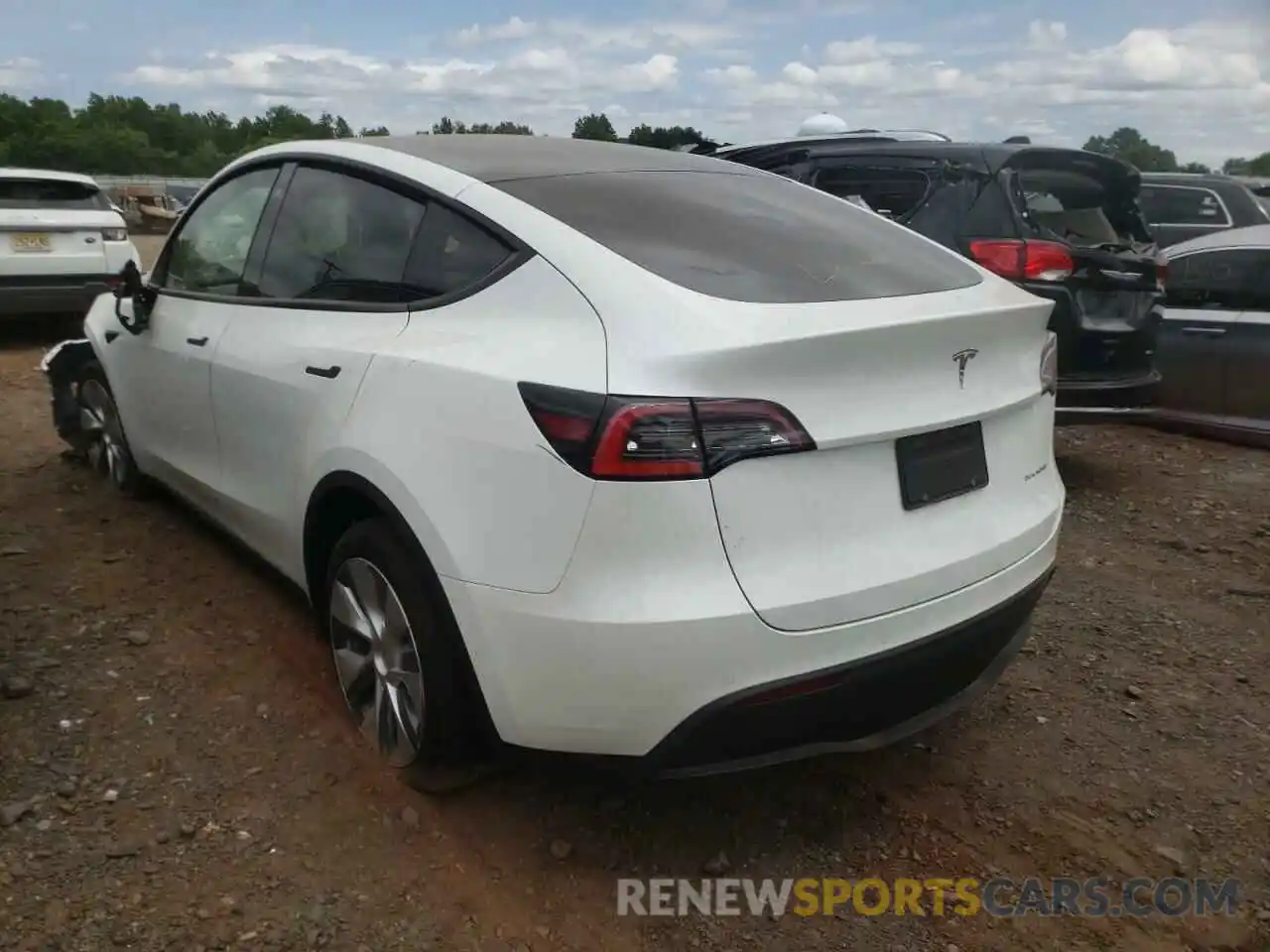 3 Photograph of a damaged car 5YJYGDEE2LF044369 TESLA MODEL Y 2020