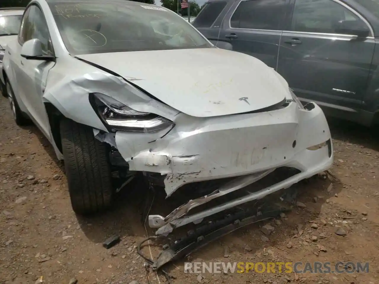 9 Photograph of a damaged car 5YJYGDEE2LF044369 TESLA MODEL Y 2020