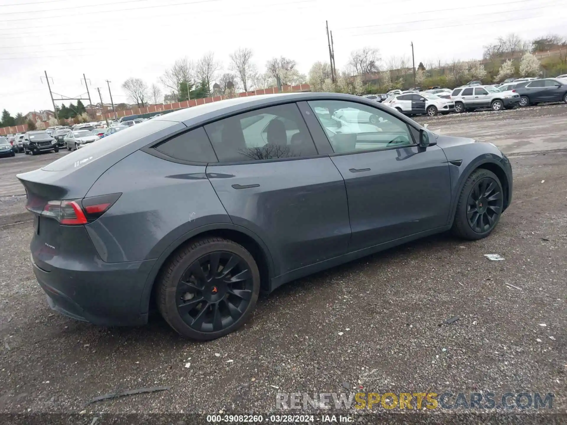 4 Photograph of a damaged car 5YJYGDEE2LF045859 TESLA MODEL Y 2020