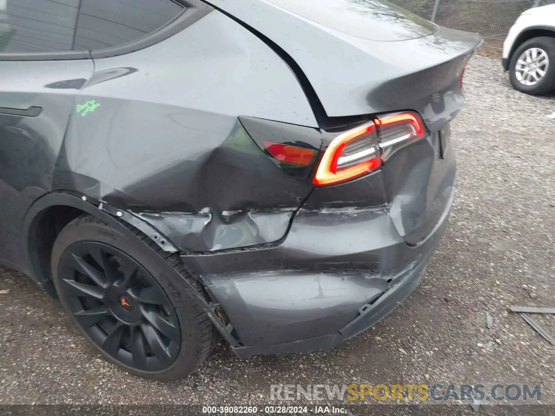 6 Photograph of a damaged car 5YJYGDEE2LF045859 TESLA MODEL Y 2020