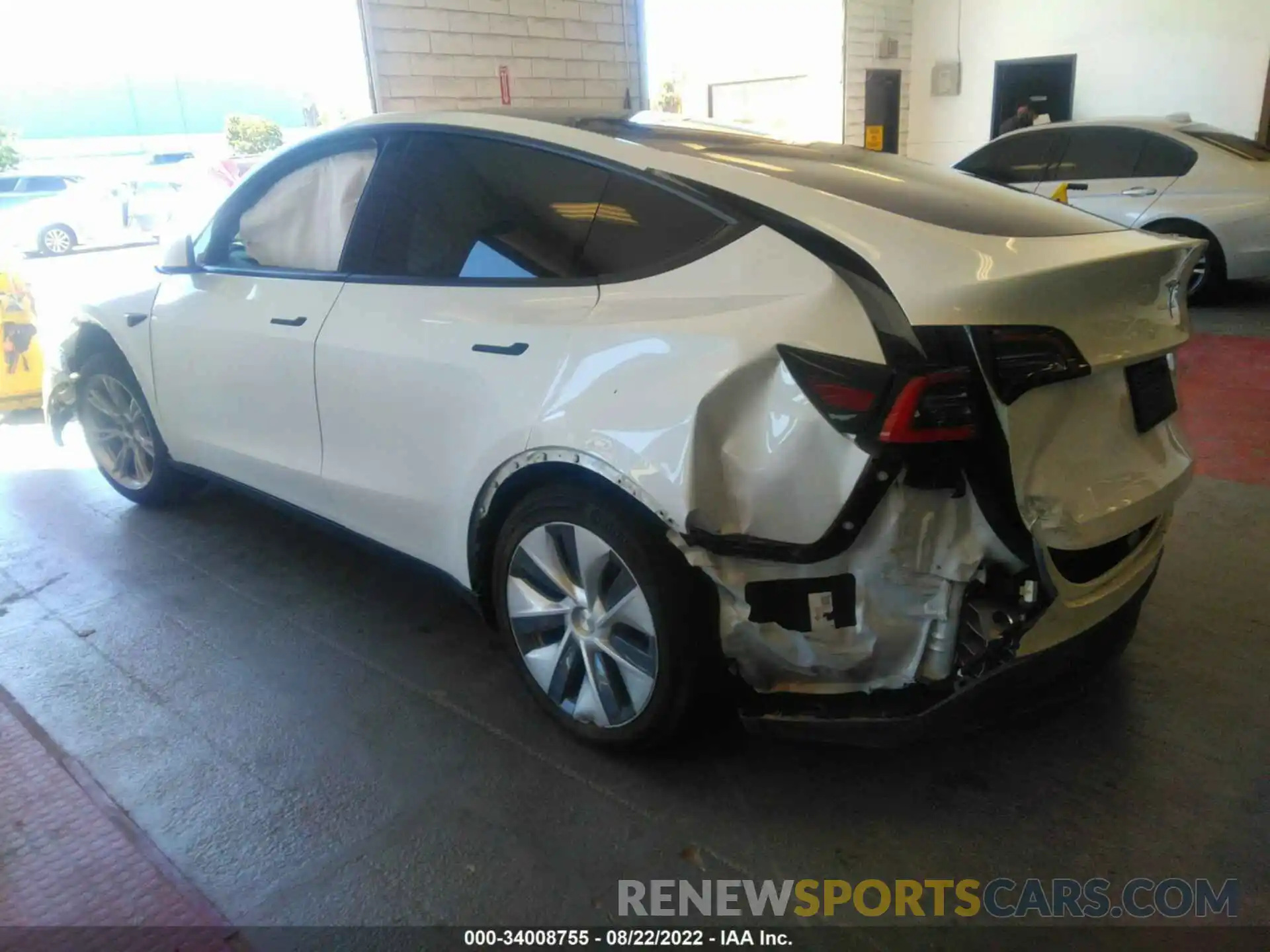 3 Photograph of a damaged car 5YJYGDEE2LF047725 TESLA MODEL Y 2020