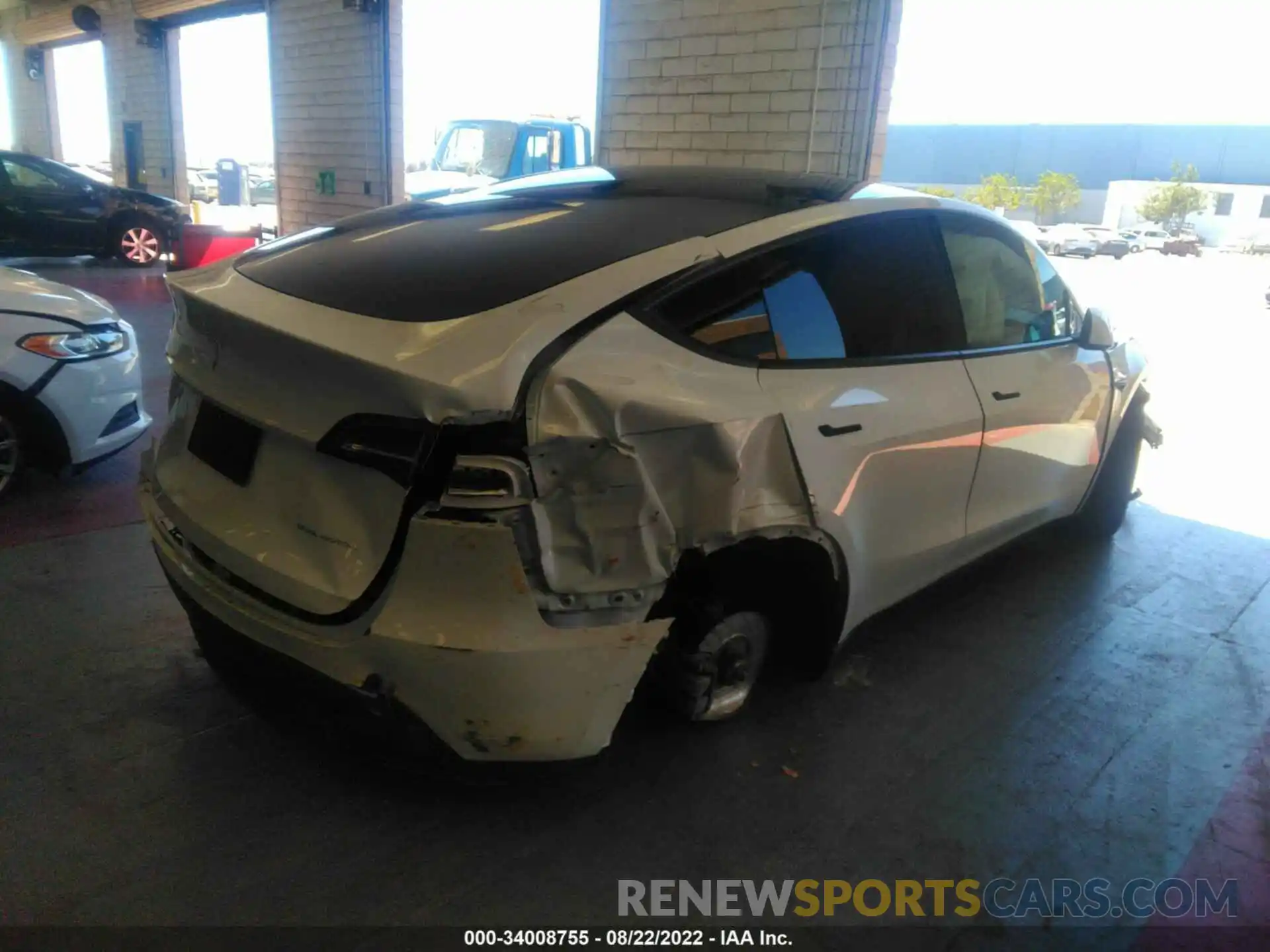 4 Photograph of a damaged car 5YJYGDEE2LF047725 TESLA MODEL Y 2020