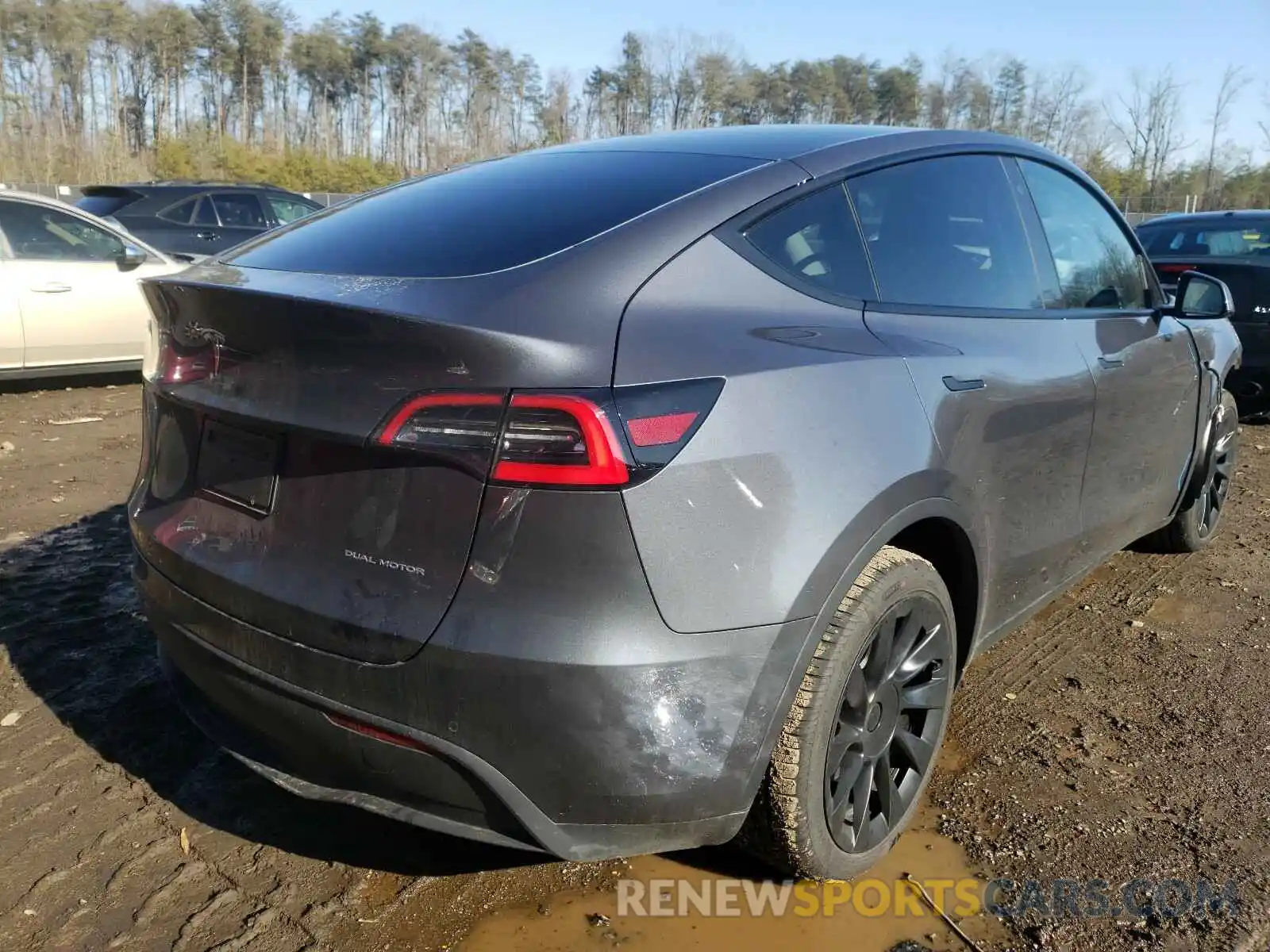 4 Photograph of a damaged car 5YJYGDEE2LF048468 TESLA MODEL Y 2020