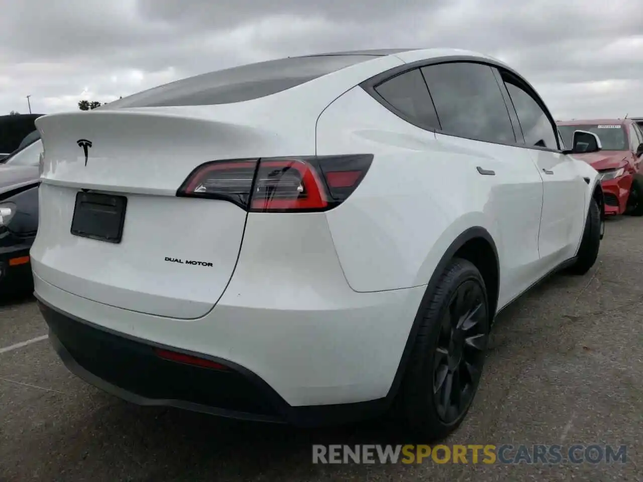 4 Photograph of a damaged car 5YJYGDEE2LF049300 TESLA MODEL Y 2020