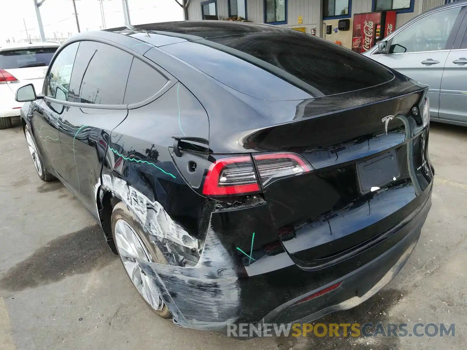 3 Фотография поврежденного автомобиля 5YJYGDEE2LF050656 TESLA MODEL Y 2020