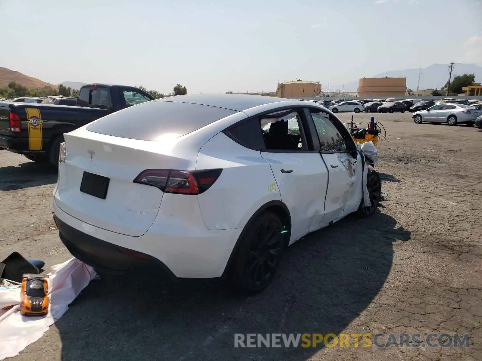 4 Photograph of a damaged car 5YJYGDEE2LF055730 TESLA MODEL Y 2020