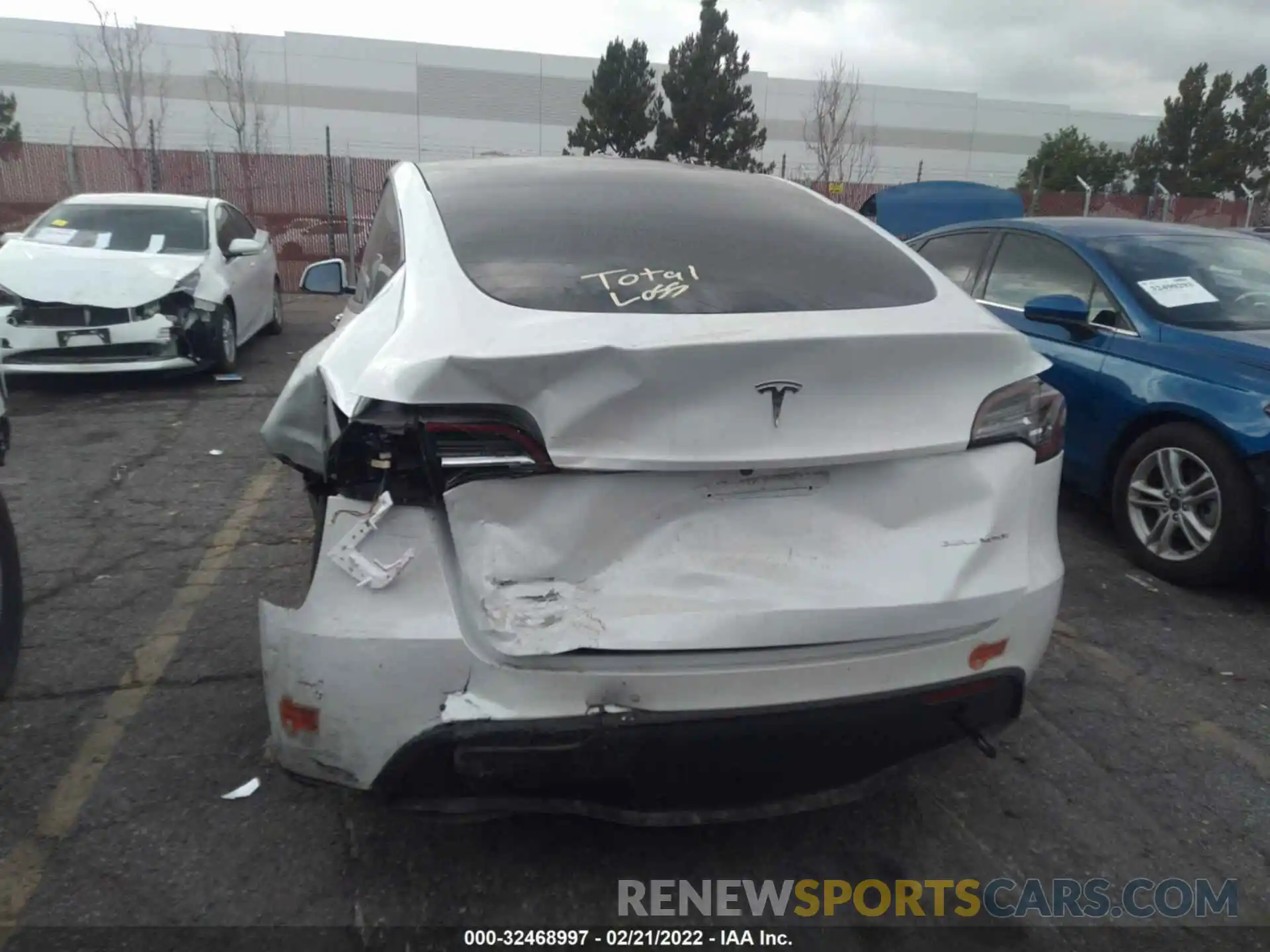 6 Photograph of a damaged car 5YJYGDEE3LF010327 TESLA MODEL Y 2020