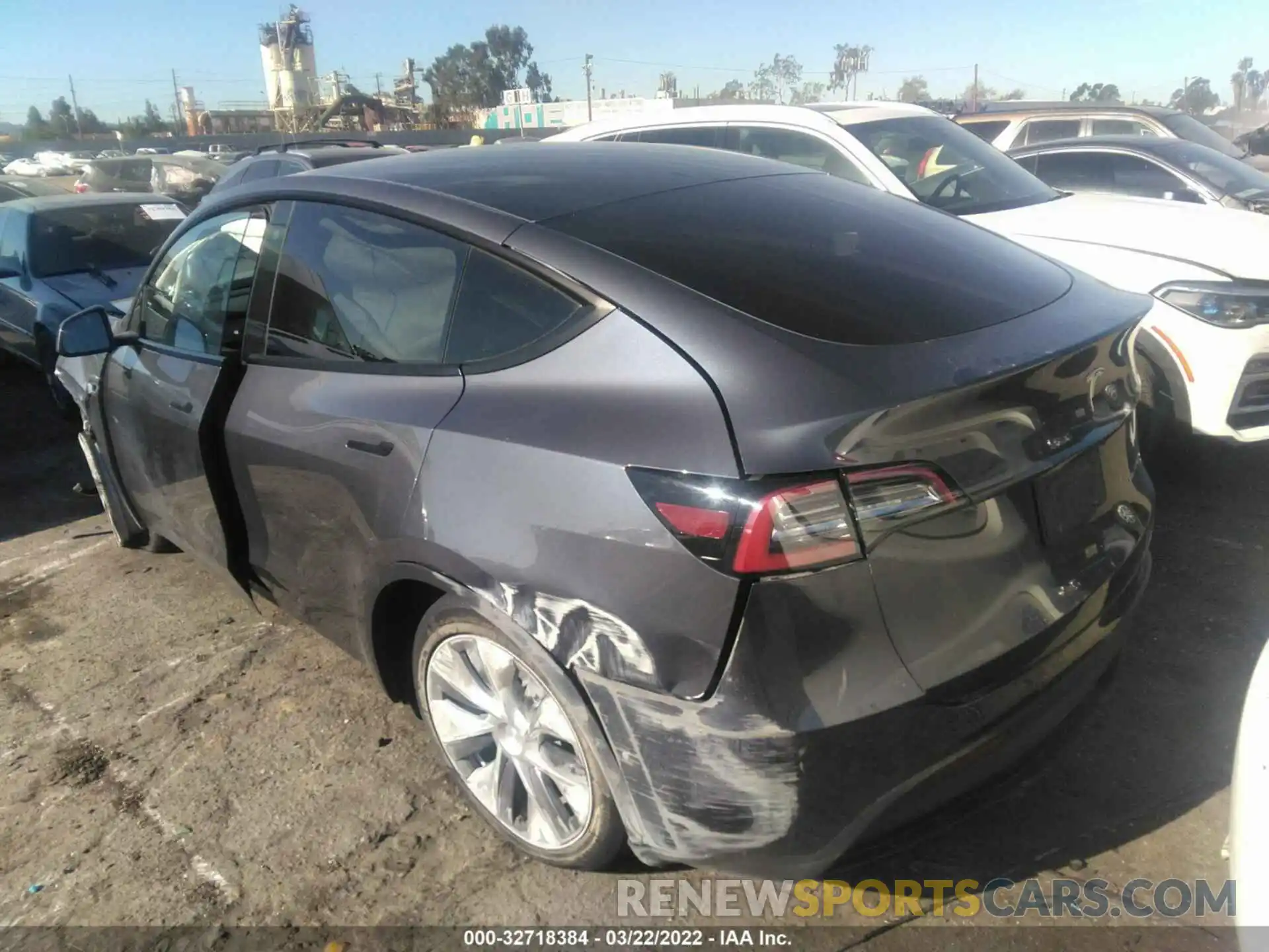 3 Photograph of a damaged car 5YJYGDEE3LF014927 TESLA MODEL Y 2020