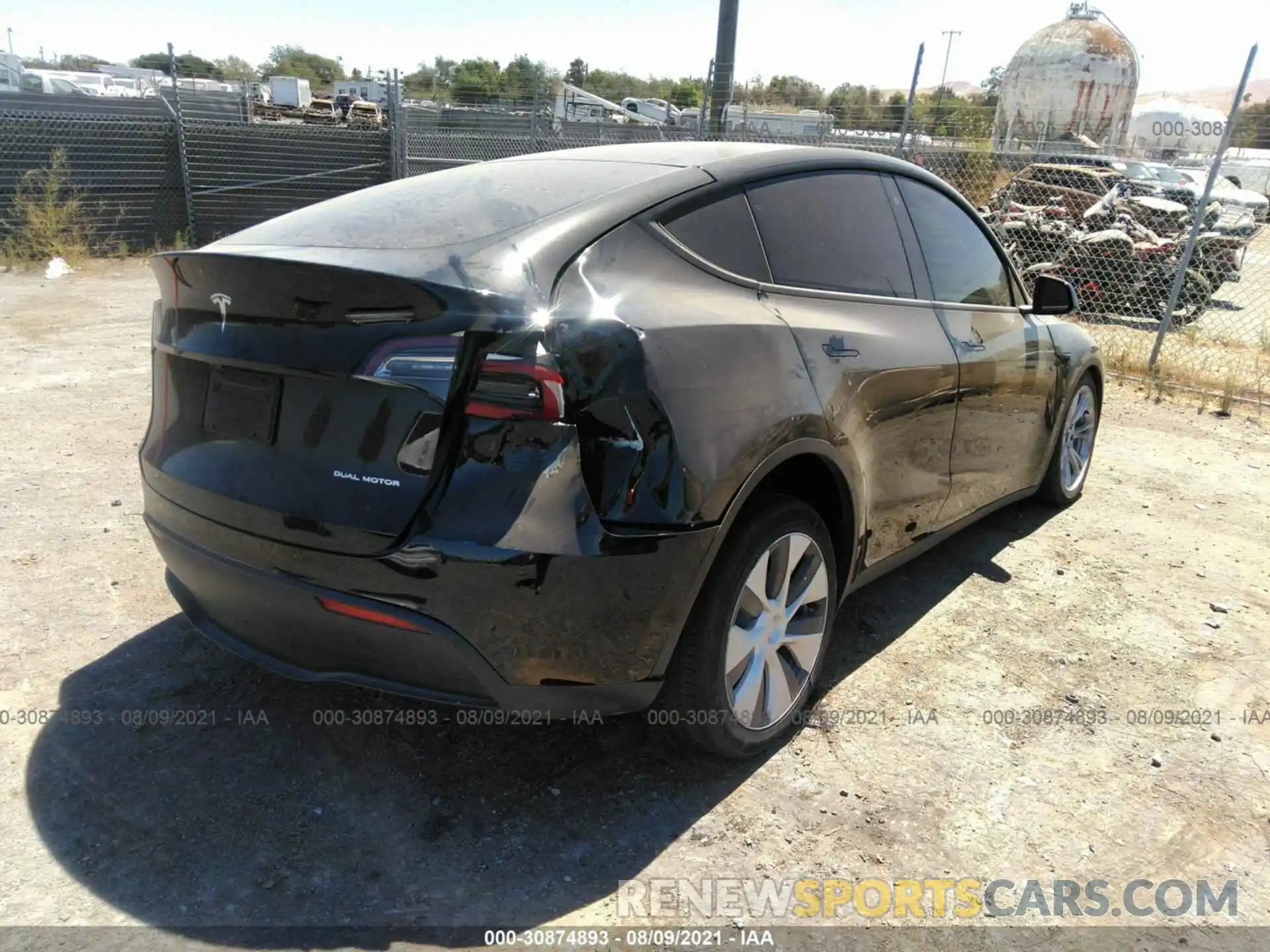 4 Photograph of a damaged car 5YJYGDEE3LF018461 TESLA MODEL Y 2020